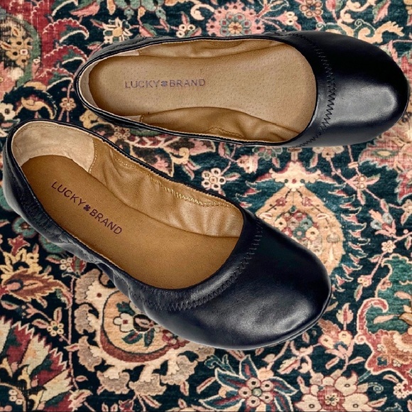 Lucky Brand Shoes - Lucky Brand | 🎄NWOT Emmie Leather Round Toe Ballet Flats.